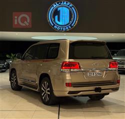 تۆیۆتا لاند کروزەر